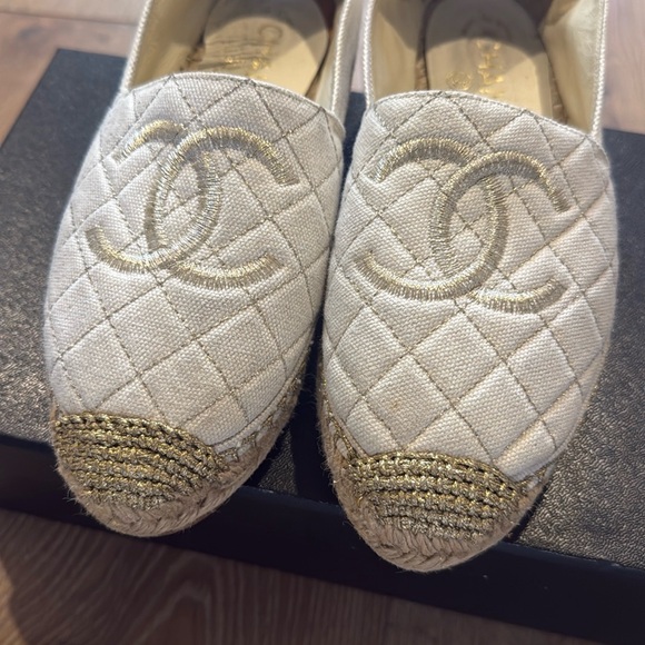 Preloved Chanel Women's Quilted Fabric Espadrilles - Gold and Cream - Picture 2 of 11